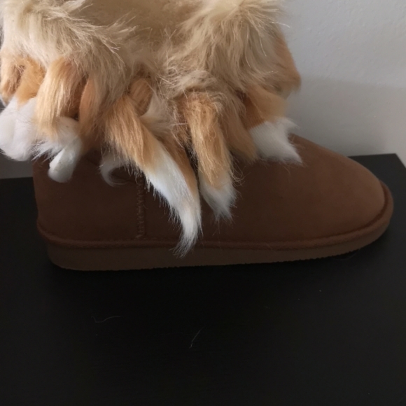 Women's Boots - Picture 3 of 4